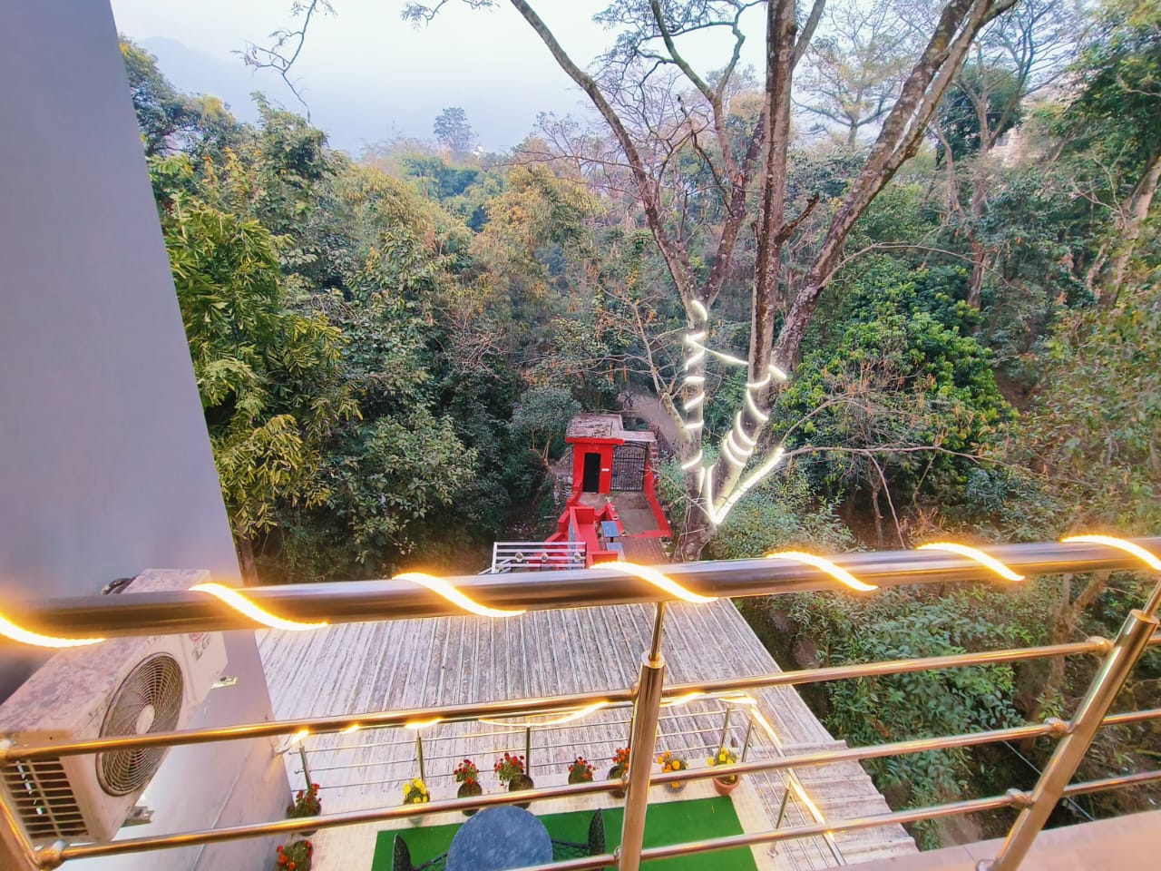Midwood Bridge hotel room Dehradun