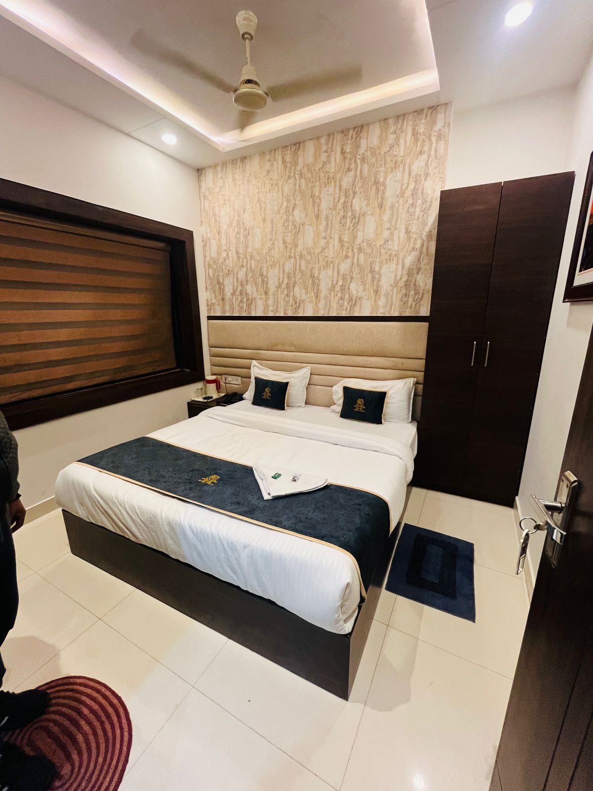 Hotel Goel Inn room Prayagraj