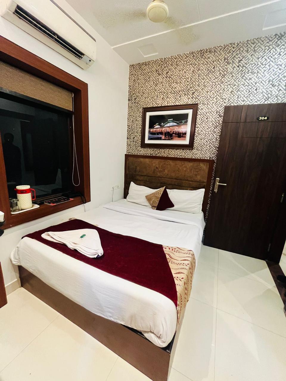 Hotel Goel Inn room in Prayagraj